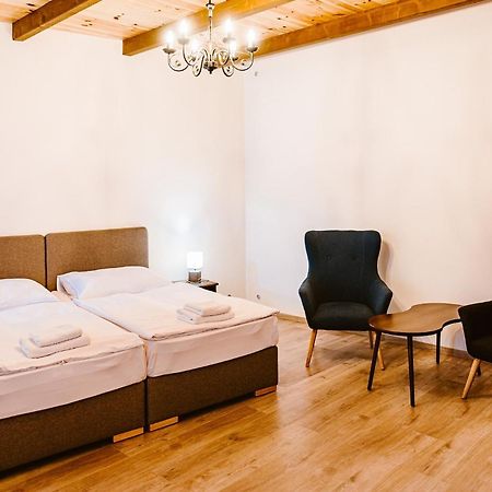 Sziklavendeghaz Aparthotel Veszprém Exterior photo