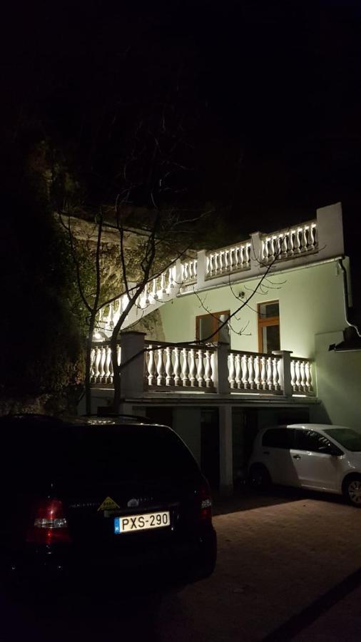 Sziklavendeghaz Aparthotel Veszprém Exterior photo
